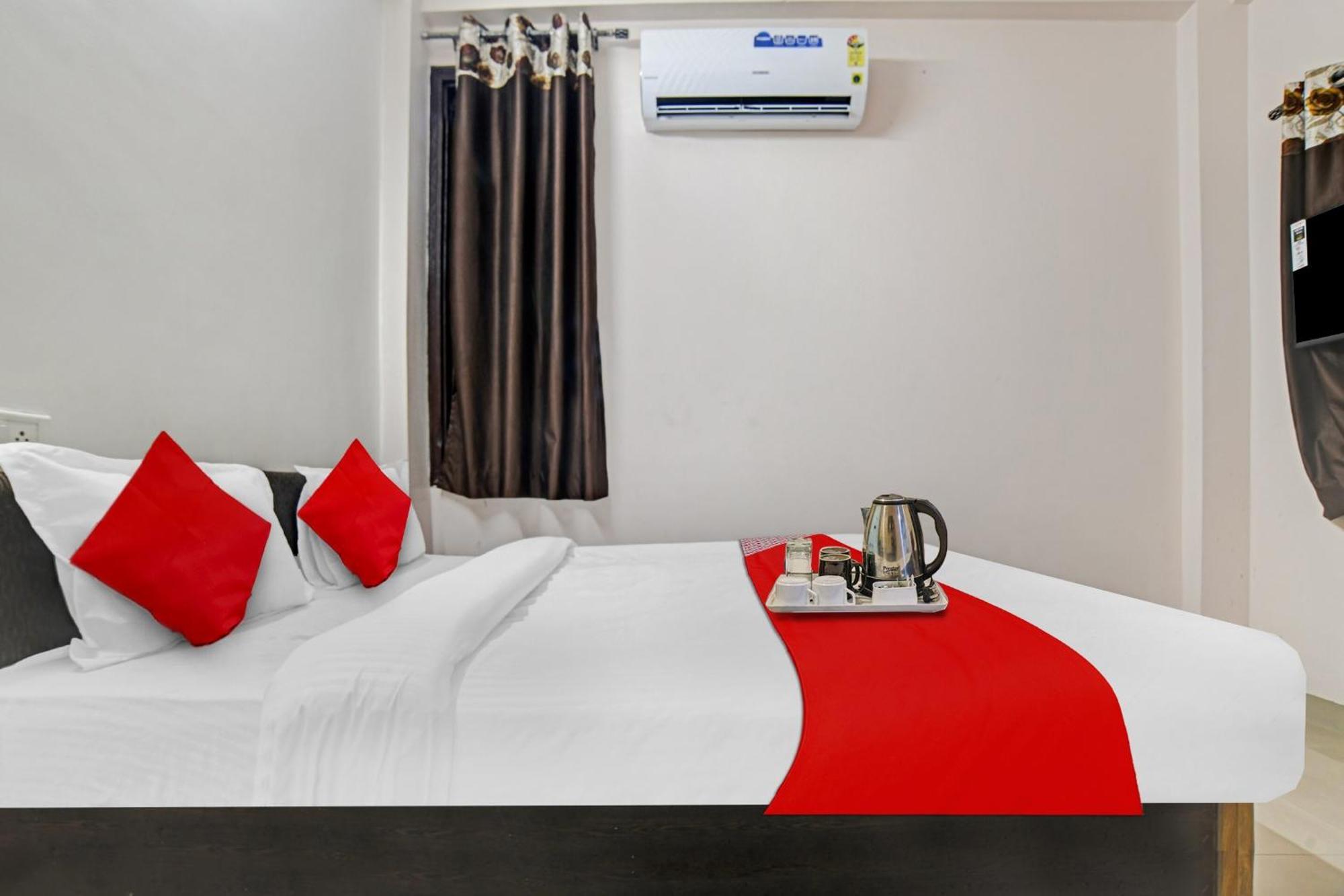 Spot On 49263 Silver Peace Hotel